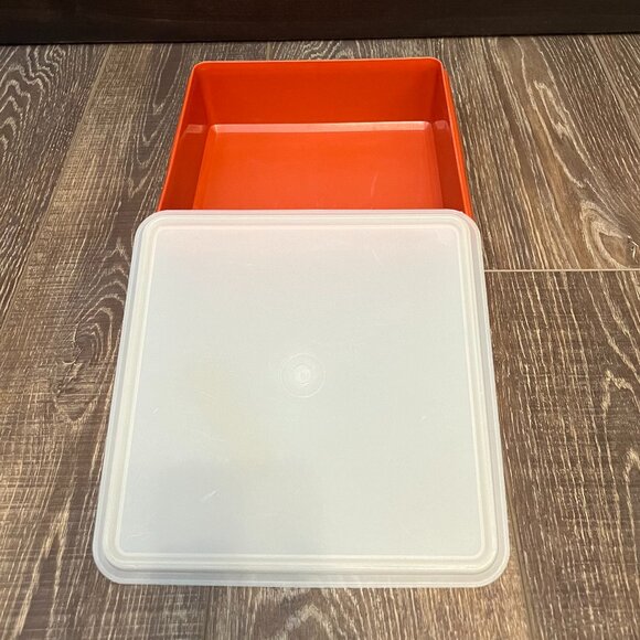Tupperware Square Container with Lid - Picture 5 of 10